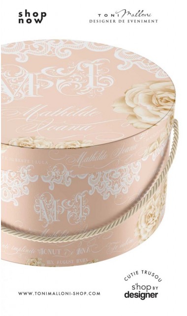 Cutie trusou botez somon cu model dantelat alb si monograma nume bebe 1